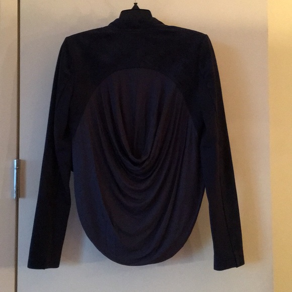 Blazer - Picture 2 of 2